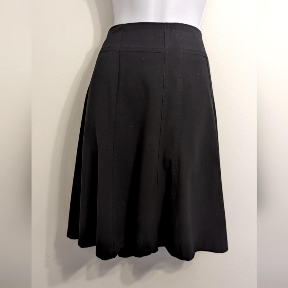 RICKI'S BLACK KNEE LENGTH SKIRT, SIZE 8/10